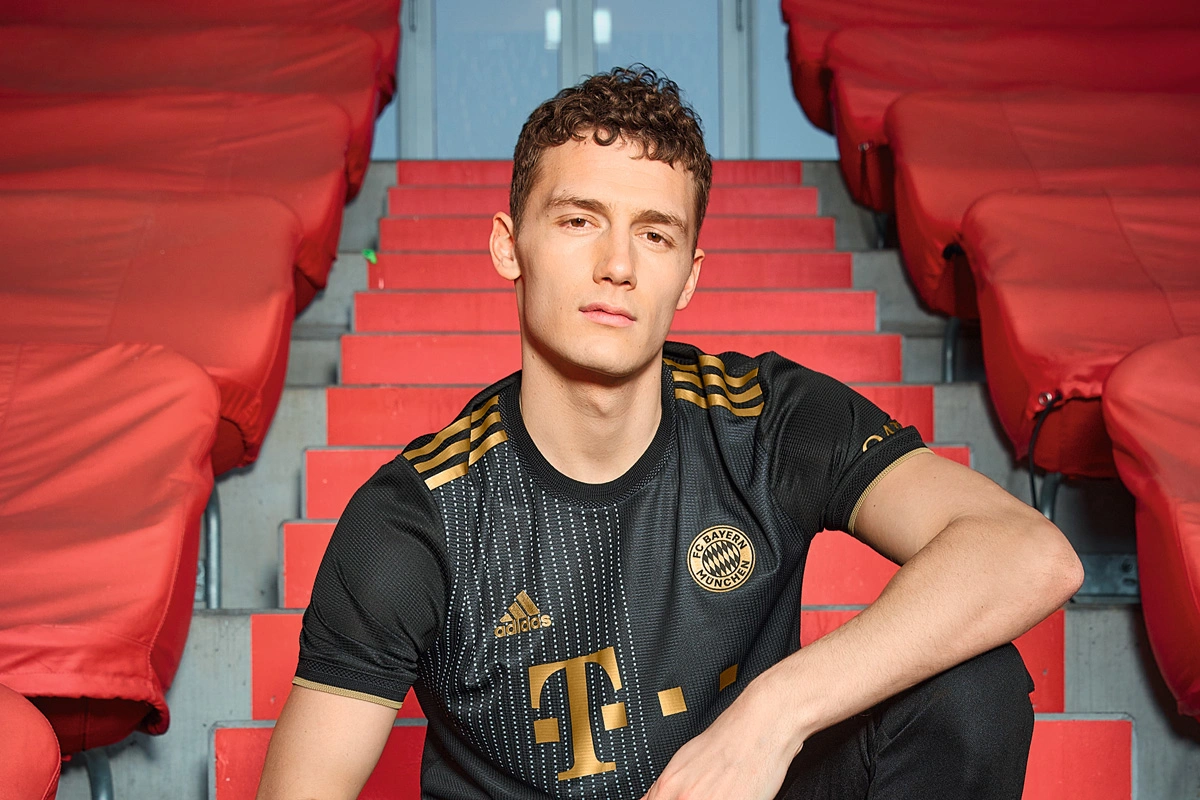 太疯了！费内巴切0-2落后3-2翻盘，瓦尔加斯MVP杀疯了