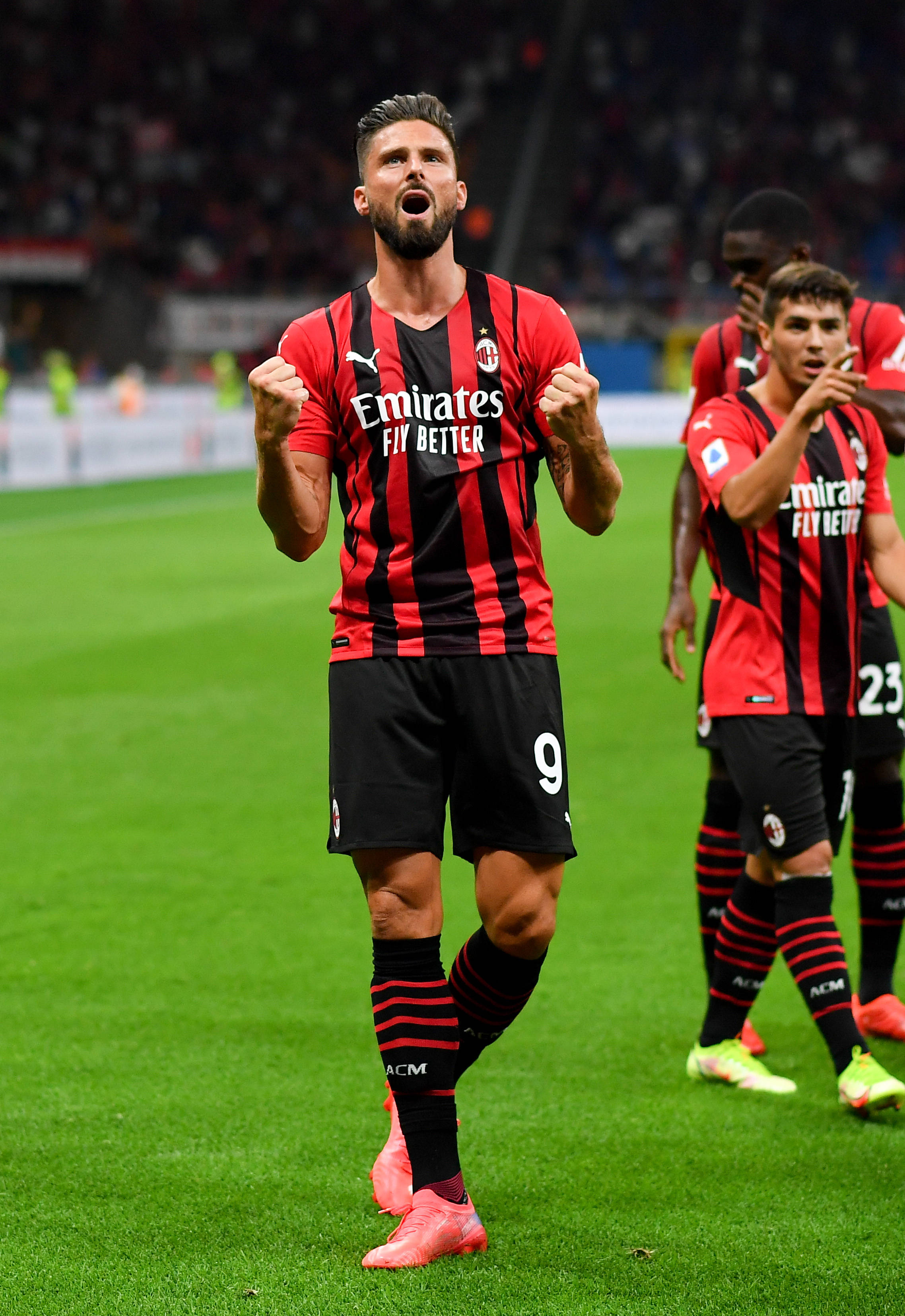 NBA交易市场最新动态：火箭完成签约,