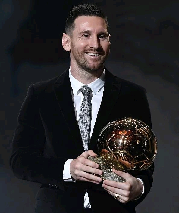 法比尼奥：重回巴西队感觉像第一次入选；会努力进入最终名单