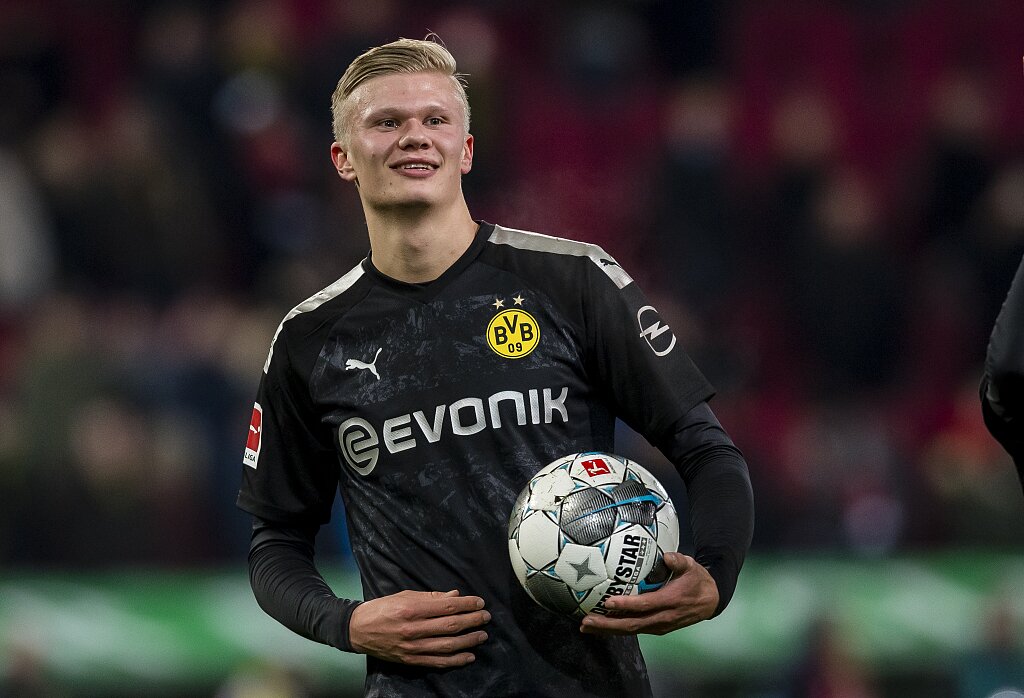 尤文官方：弗拉霍维奇已成功接受手术，将于明日开始康复计划