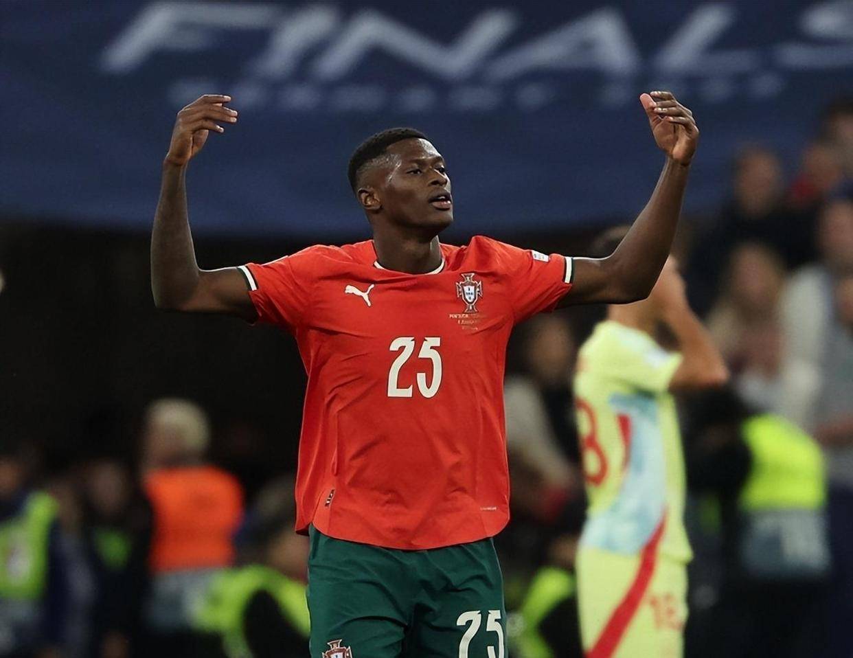 皇马vs塞尔塔全场数据：射门数19-6，但解围数3-30