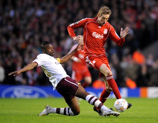 AC米兰客场0-2负都灵，阿莱格里因红牌停赛，替补普利西奇助球队扳平比分。