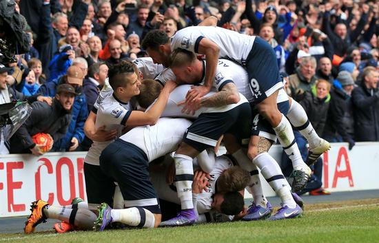 英超-B费双响姆贝莫破门芒特建功 曼联4-1狼队升至第六