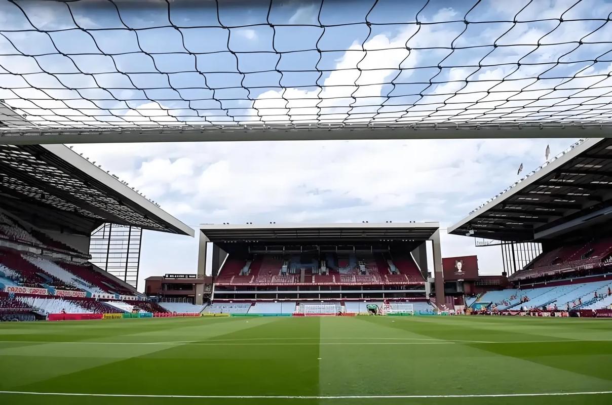 东北人冰雪上玩出花样，骑行健身与躺平同乐