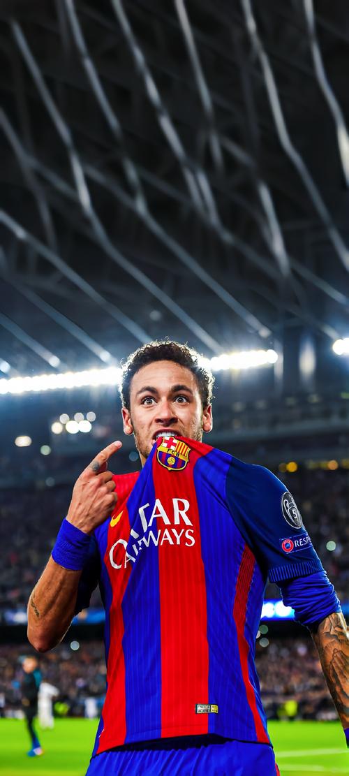 足球战术的新趋势：全能化